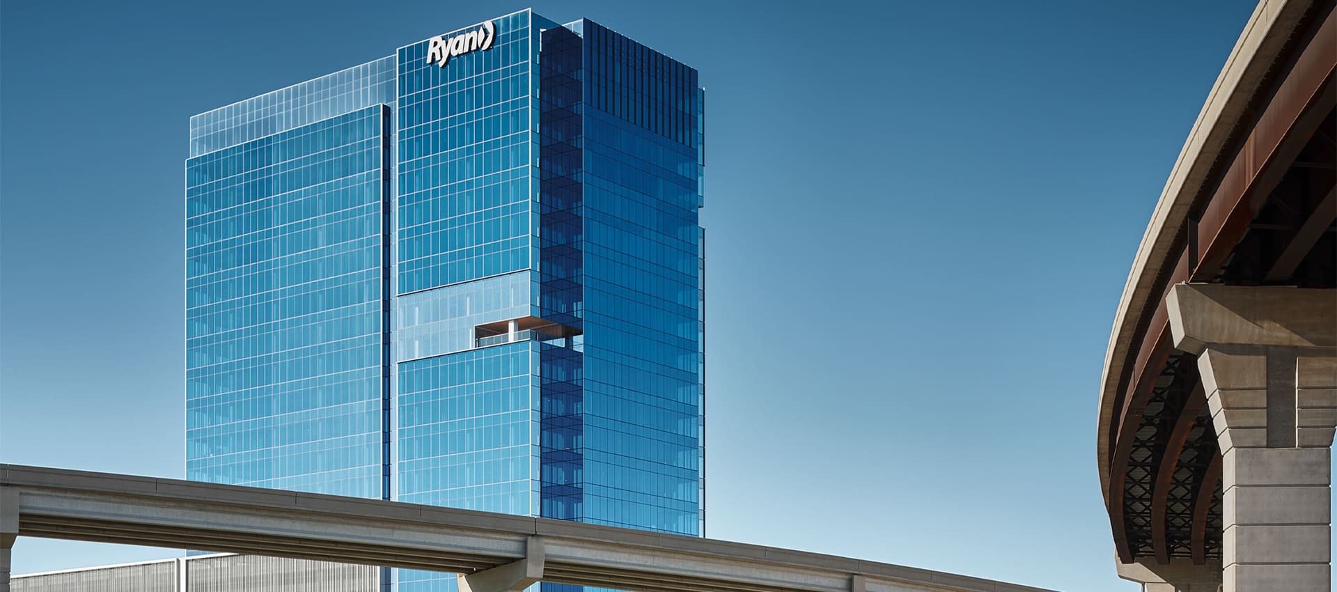 Ryan Tower, Ryan Tower Highway View Exterior
